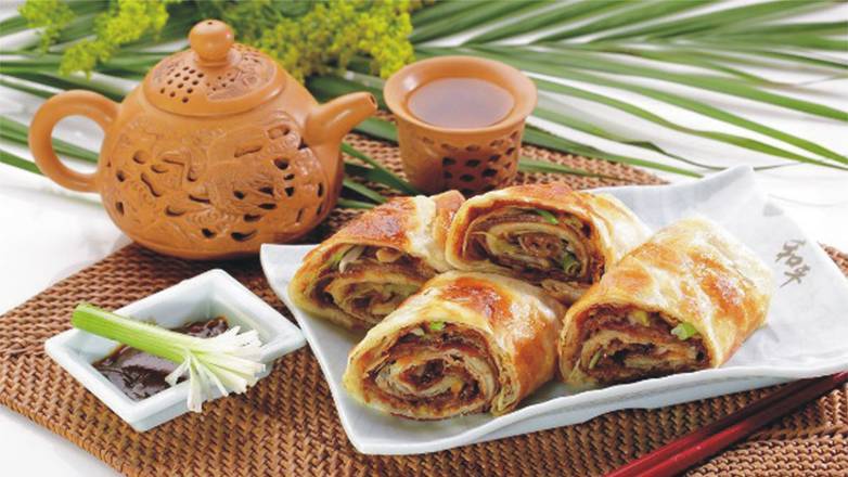 牛肉卷饼 Peaceful Beef Rolls (2 pcs)